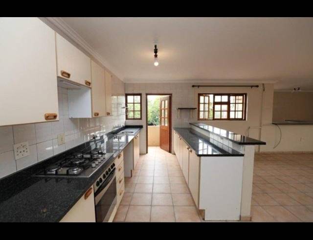 10 BEDROOM HOUSE FOR SALE IN BEDFORD GARDENS